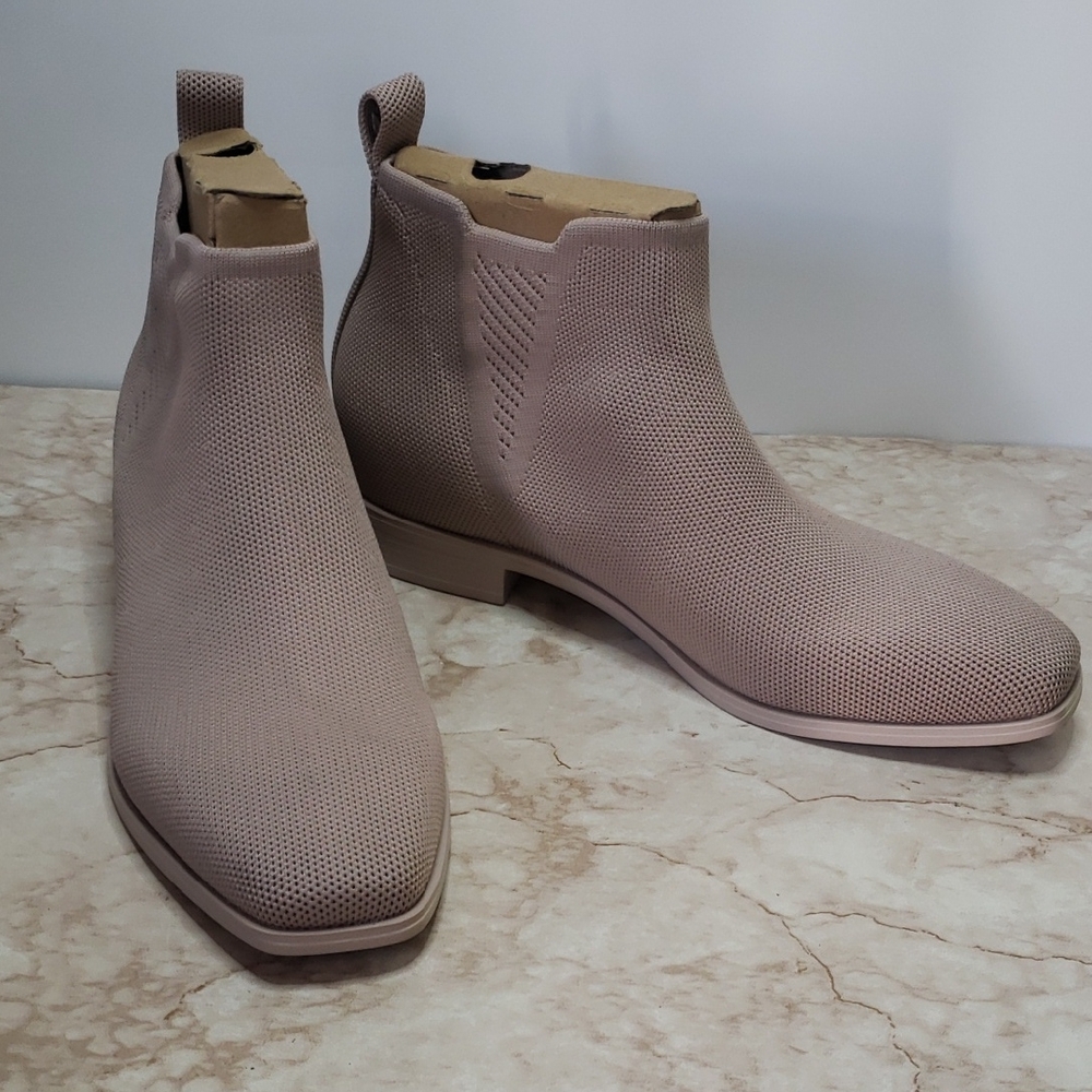 Vivaia Warm Toupe Ryan Slip-On Knit Chelsea Boots 39 New